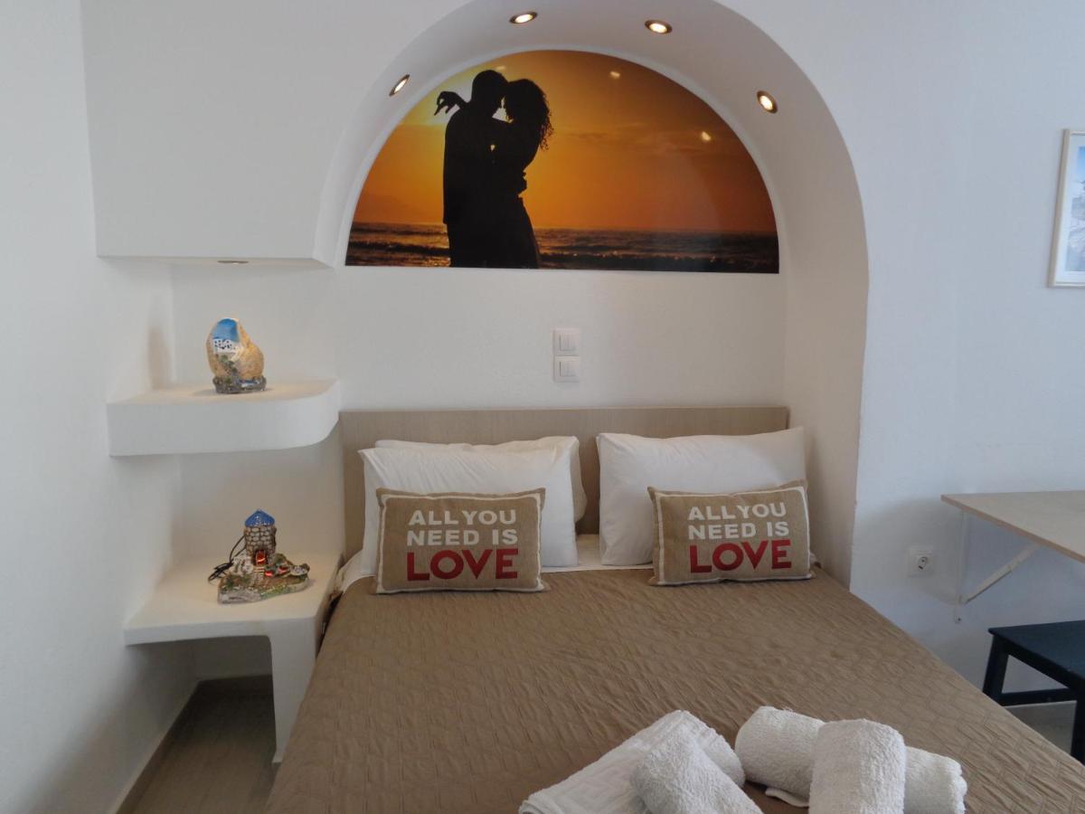 Honeymoon Beach Studios ペリヴォラス エクステリア 写真
